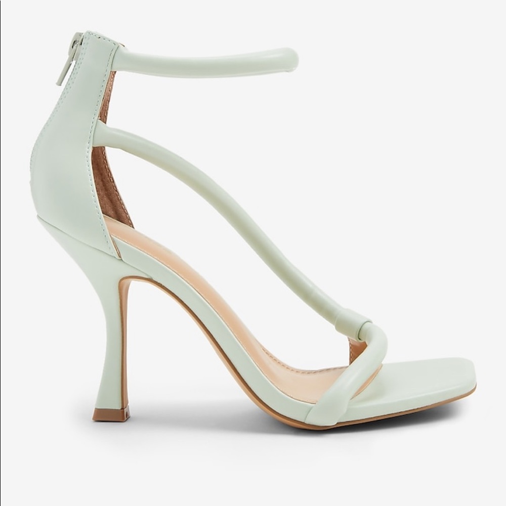 NWT express heels